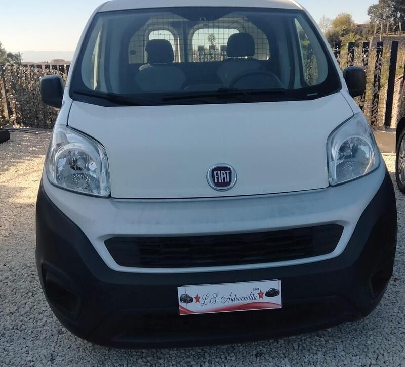 Bianco Usata 2020 Fiat Fiorino Trekking Furgone | 6990 € (Ottimo prezzo) - Immagine 1/4