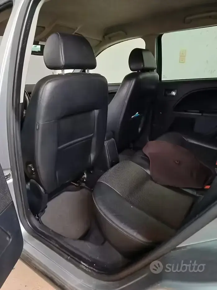 Usata Ford Mondeo 155 CV (114 kW) 2005 Grigio Station wagon