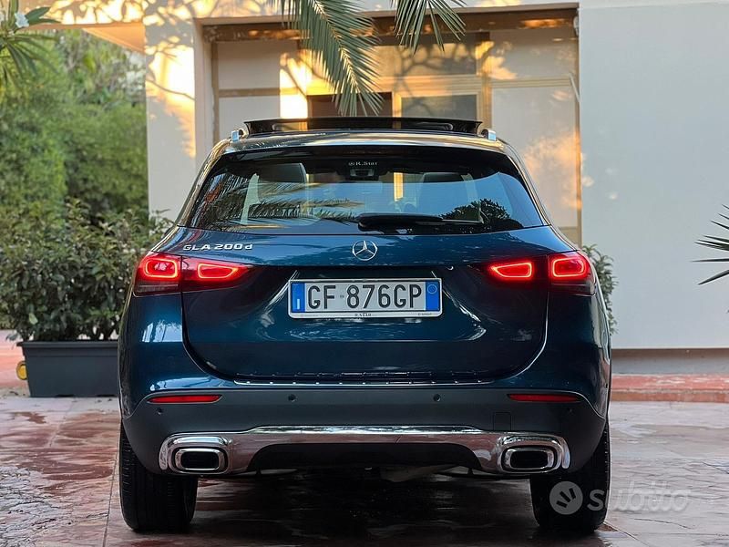 Usata Mercedes GLA200 190 CV (139 kW) 2021 Blu SUV