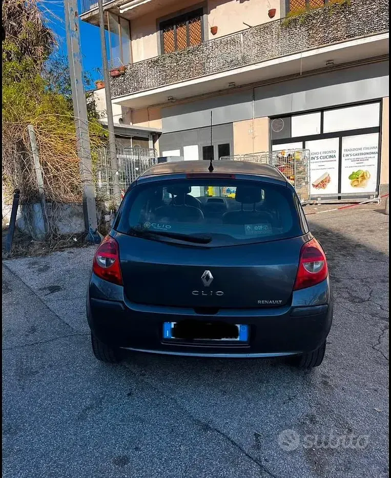 Usata Renault Clio II 65 CV (47 kW) 2006 Berlina