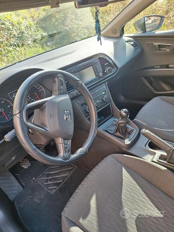 Usata Seat Leon 75 CV (55 kW) 2014 Grigio Berlina