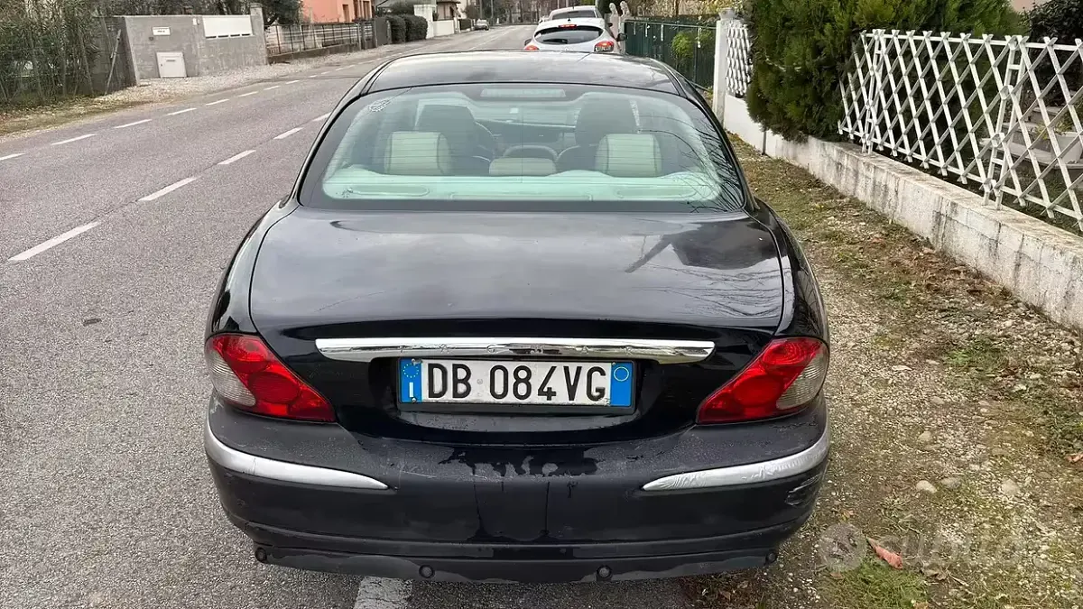 Usata Jaguar X-type 155 CV (114 kW) 2006 Nero Berlina