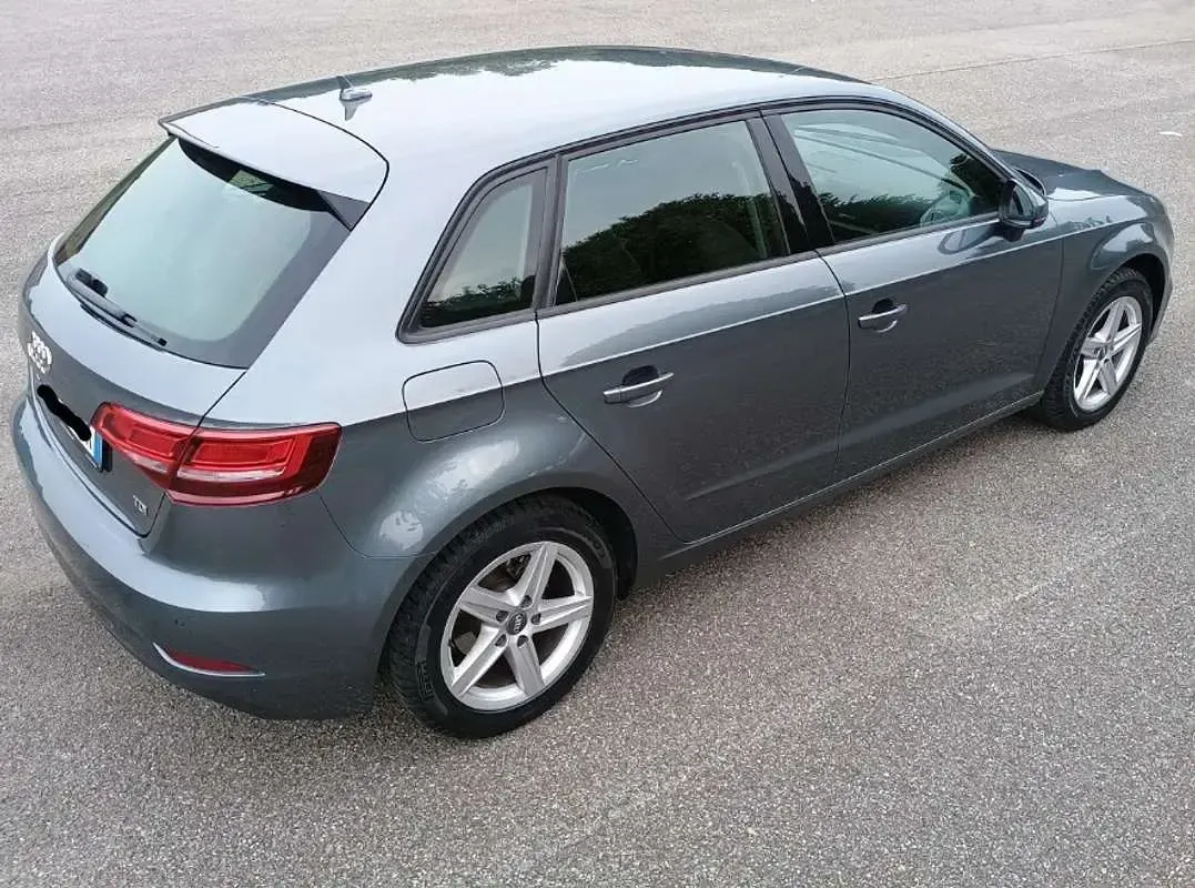 Usata Audi A3 Ambiente 116 CV (85 kW) 2018 Grigio Berlina