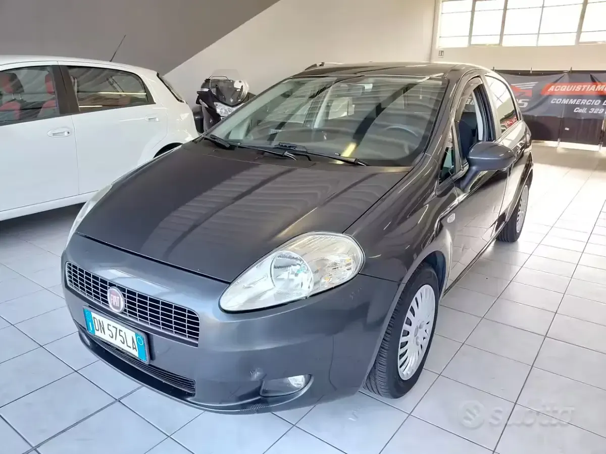 Usata Fiat Grande Punto 65 CV (47 kW) 2008 Grigio Utilitaria