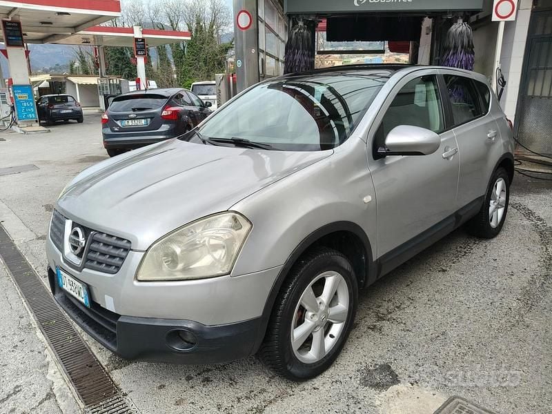 Usata Nissan Qashqai Tekna 106 CV (77 kW) 2009 Grigio SUV