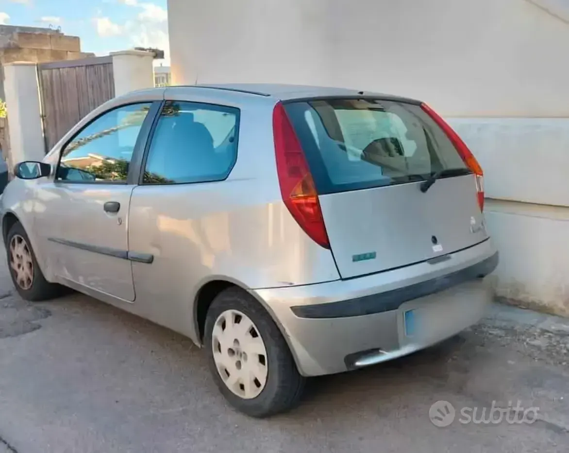 Usata Fiat Punto 80 CV (58 kW) 2001 Grigio Utilitaria
