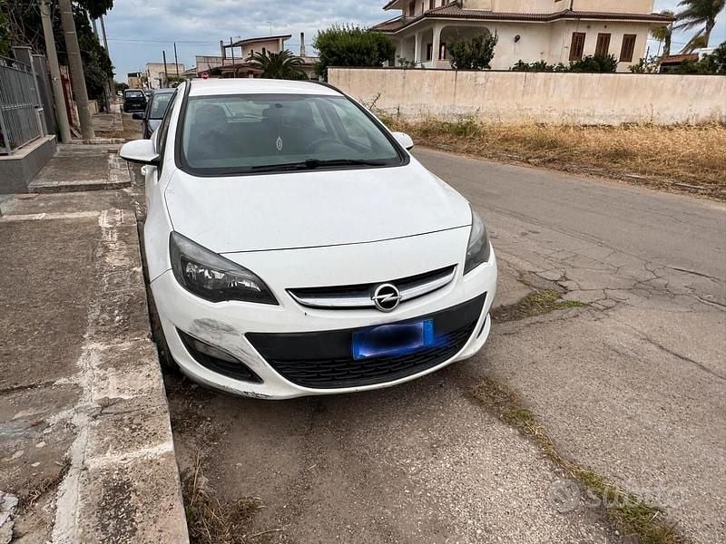 Usata Opel Astra Sport 110 CV (80 kW) 2015 Bianco Station wagon