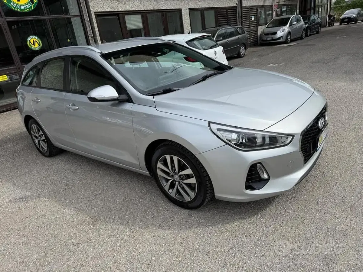 Usata Hyundai i30 110 CV (80 kW) 2017 Grigio Station wagon