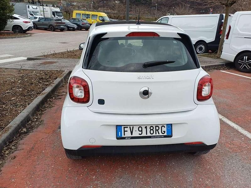 Usata Smart ForFour Electric Drive Passion 41 kW (56 CV) 2019 Bianco Utilitaria