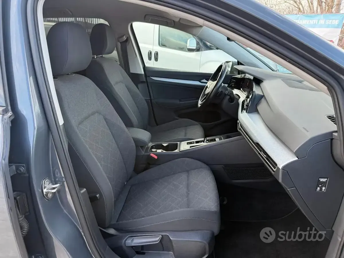 Usata VW Golf VII 116 CV (85 kW) 2021 Grigio Utilitaria