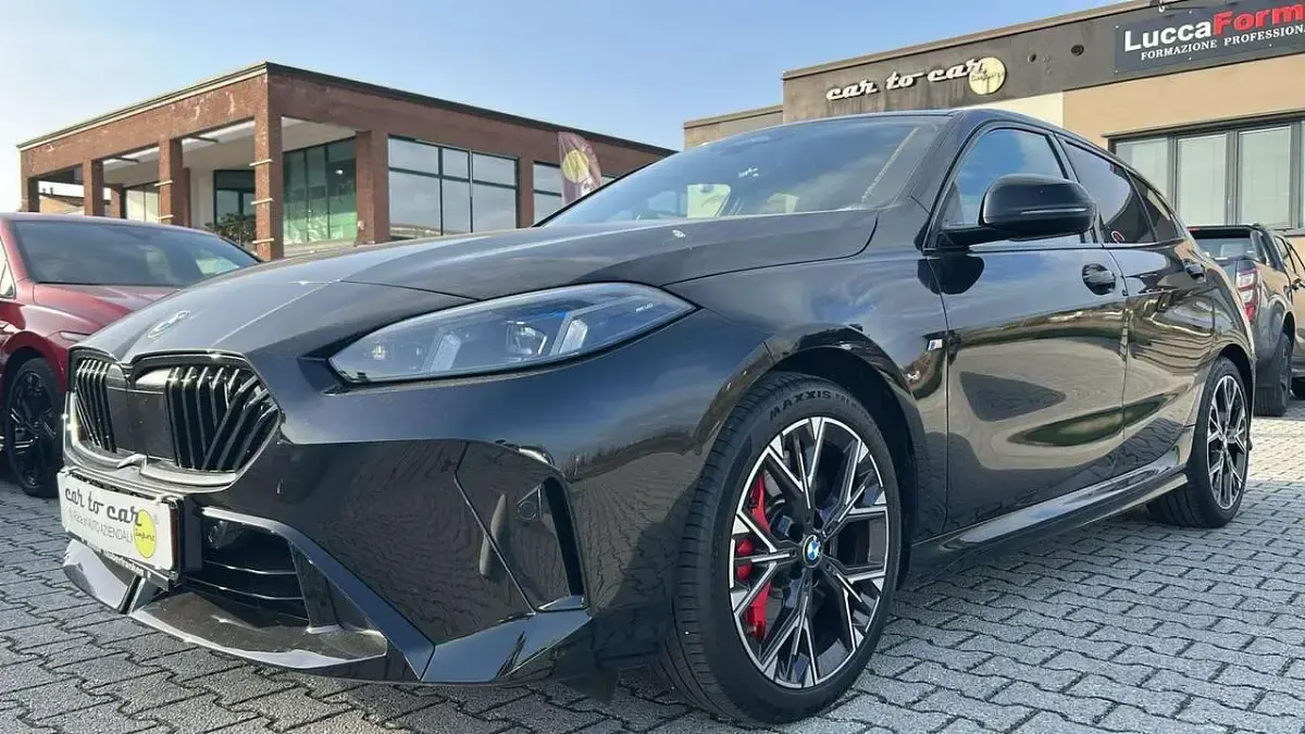 Usata BMW 120 M Sport 170 CV (125 kW) 2025 Nero zaffiro Utilitaria