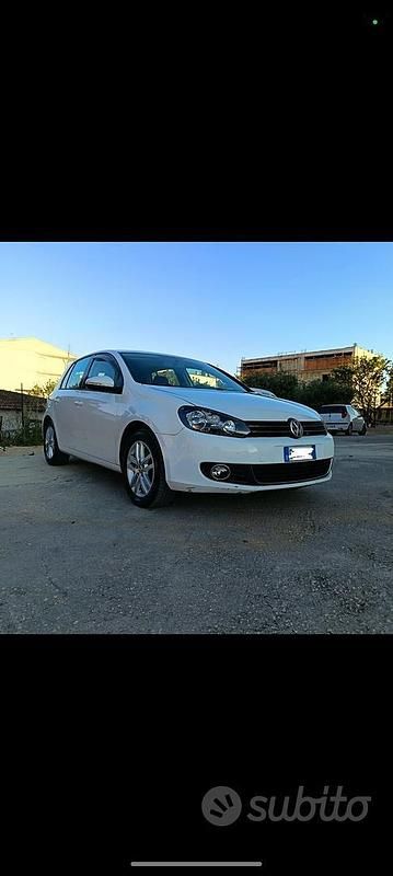 Usata VW Golf VI 140 CV (102 kW) 2011 Bianco Utilitaria