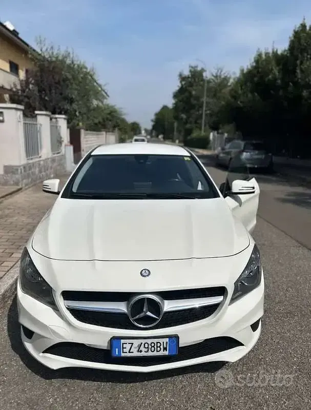 Usata Mercedes CLA200 Business 136 CV (100 kW) 2015 Bianco Coupé