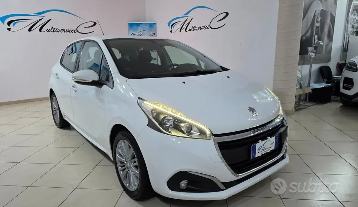 Usata Peugeot 208 Allure 75 CV (55 kW) 2017 Bianco Utilitaria