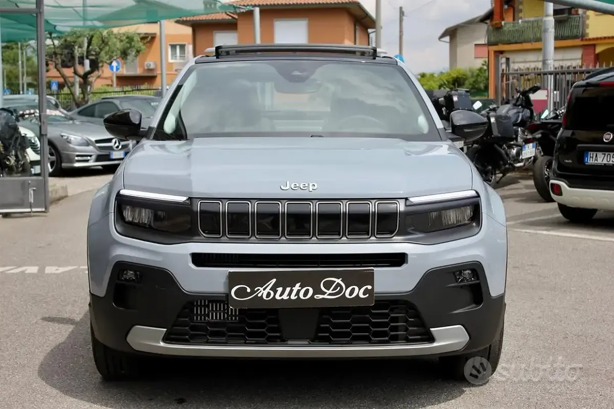 Nuova Jeep Avenger Altitude 101 CV (74 kW) 2026 Grigio SUV
