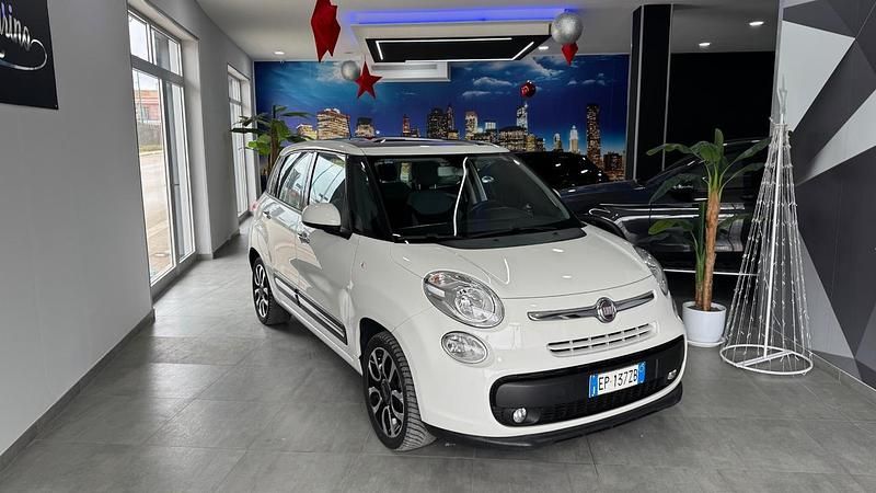 Bianco Usata 2013 Fiat 500L Lounge Monovolume | 5999 € (Buon prezzo) - Immagine 1/4