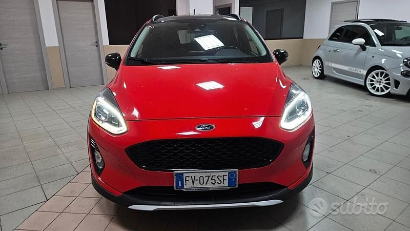 Usata Ford Fiesta Active 86 CV (63 kW) 2019 Rosso Utilitaria