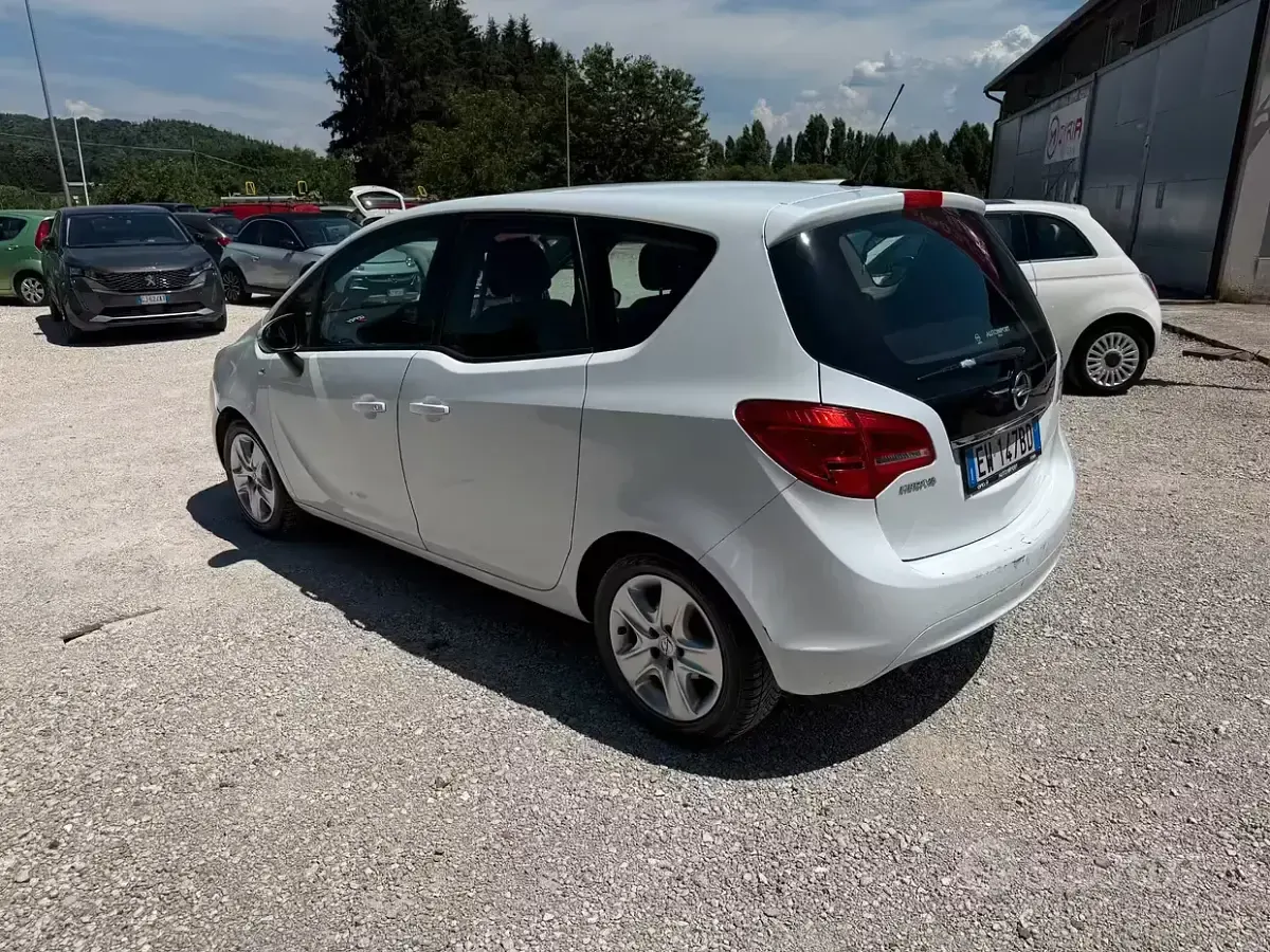 Usata Opel Meriva 120 CV (88 kW) 2014 Bianco Monovolume