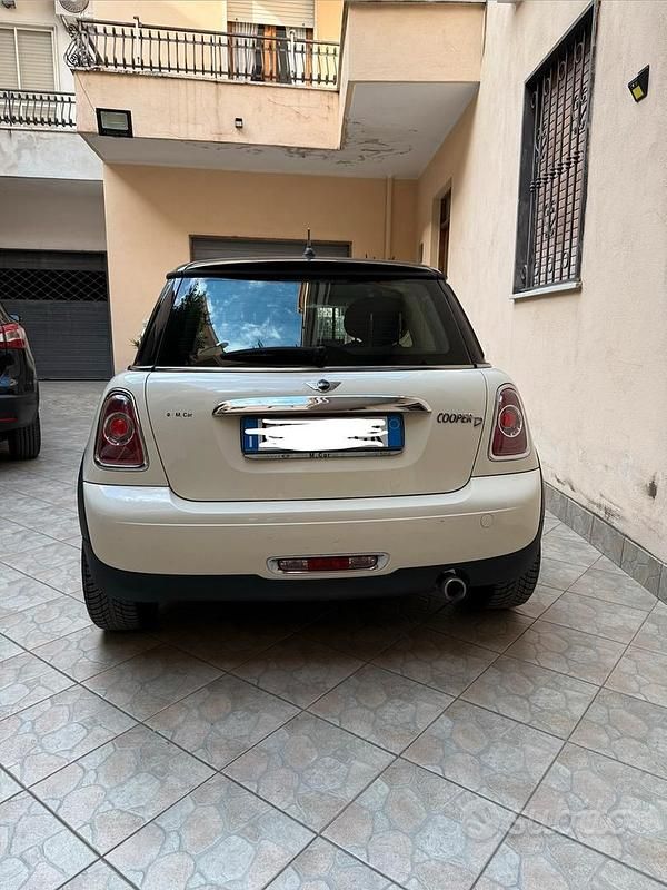 Usata Mini Cooper D 112 CV (82 kW) 2010 Utilitaria