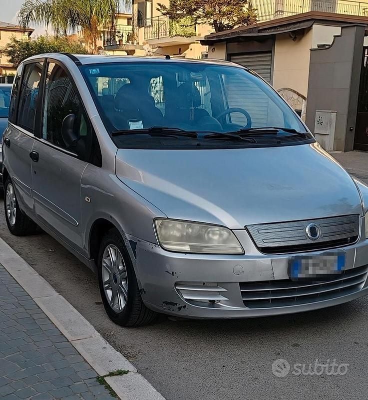 Usata Fiat Multipla 120 CV (88 kW) 2008 Grigio Monovolume