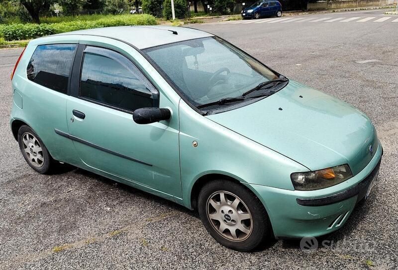 Usata Fiat Punto 60 CV (44 kW) 2001 Utilitaria