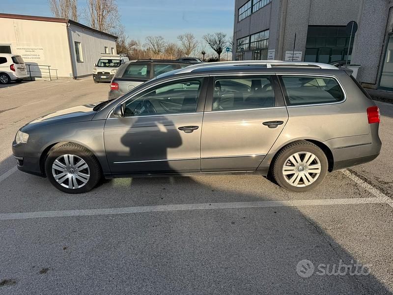 Usata VW Passat 130 CV (95 kW) 2007 Grigio Station wagon