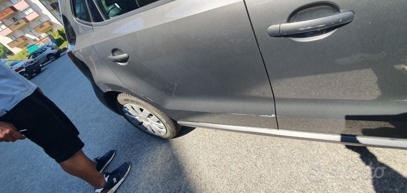 Grigio Usata 2012 VW Polo Due volumi | 4700 € (Ottimo prezzo) - Immagine 1/4