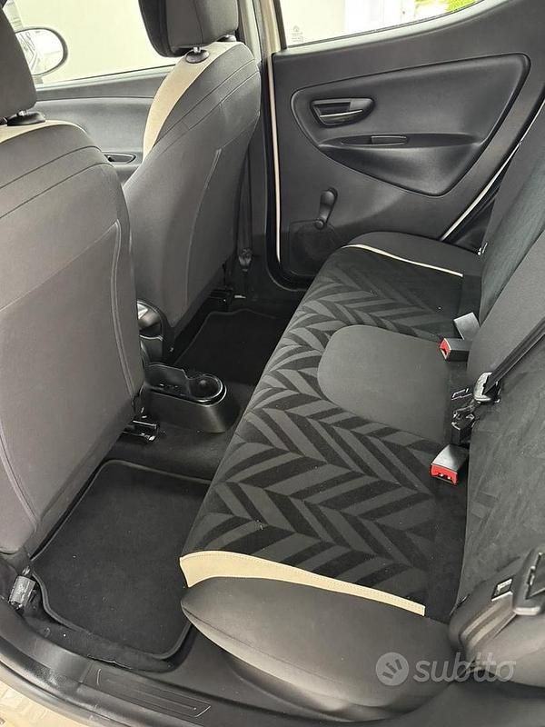 Usata Lancia Ypsilon 95 CV (69 kW) 2017 Utilitaria