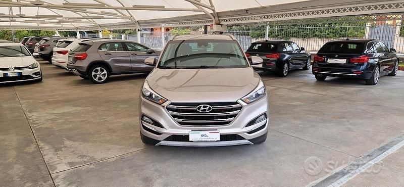 Usata Hyundai Tucson Xpossible 116 CV (85 kW) 2016 Grigio SUV