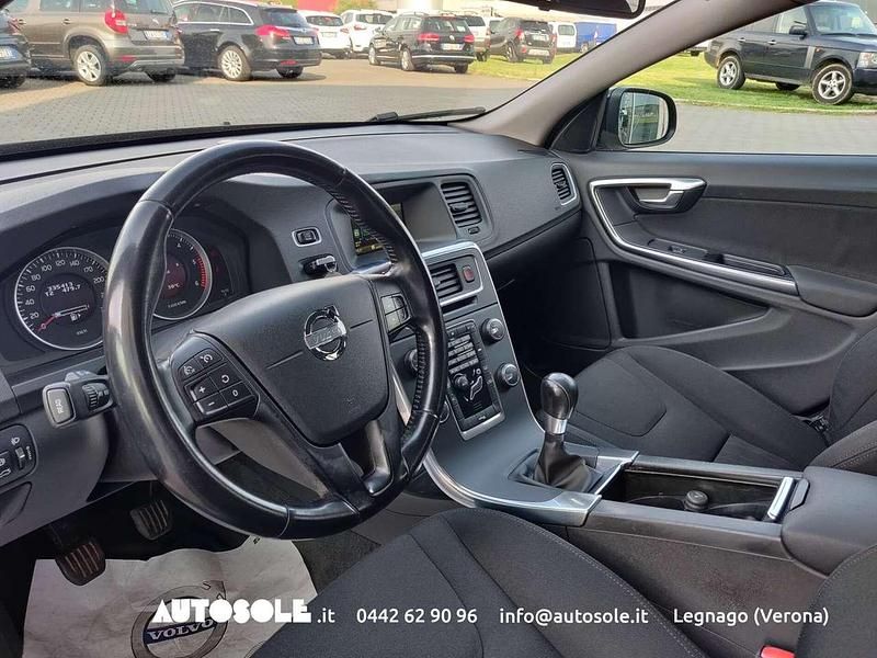 Usata Volvo V60 Kinetic 114 CV (83 kW) 2011 Nero Station wagon