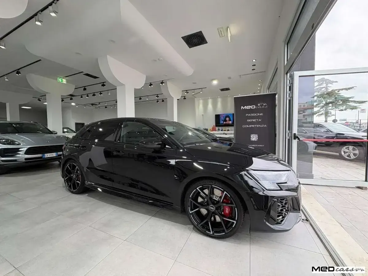 Usata Audi RS3 Design 400 CV (294 kW) 2024 Nero Berlina