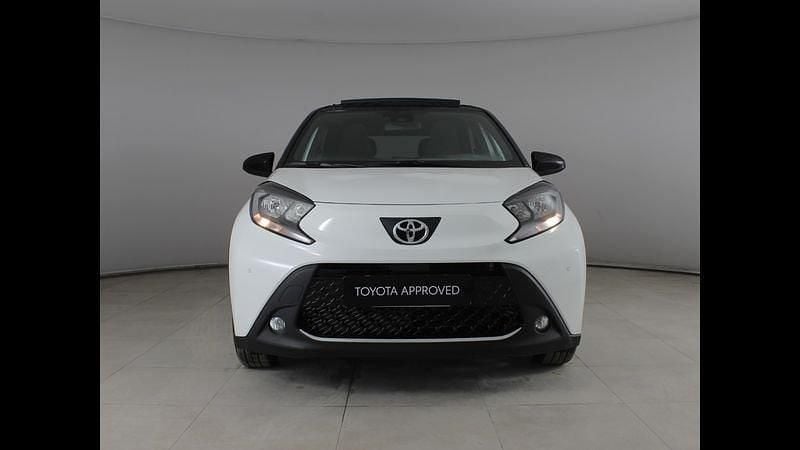 Usata Toyota Aygo X Trend 72 CV (52 kW) 2025 Bianco SUV