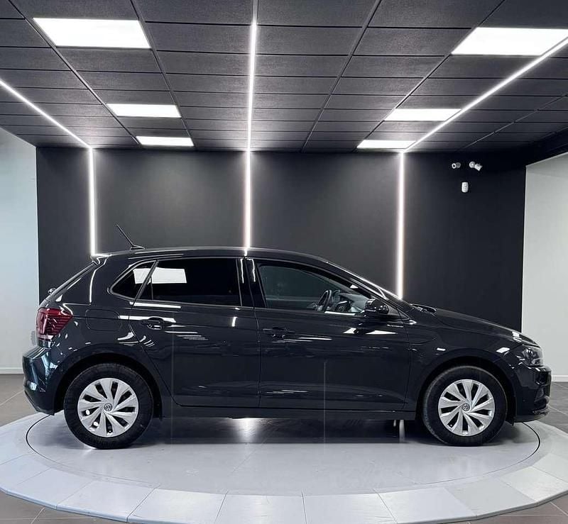 Używany VW Polo Comfortline 95 KM (69 kW) 2019 Szary Sedan/Limuzyna