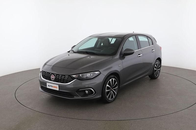 Grigio Usata 2017 Fiat Tipo Lounge Tre volumi | 11.699 € (Buon prezzo) - Immagine 1/4