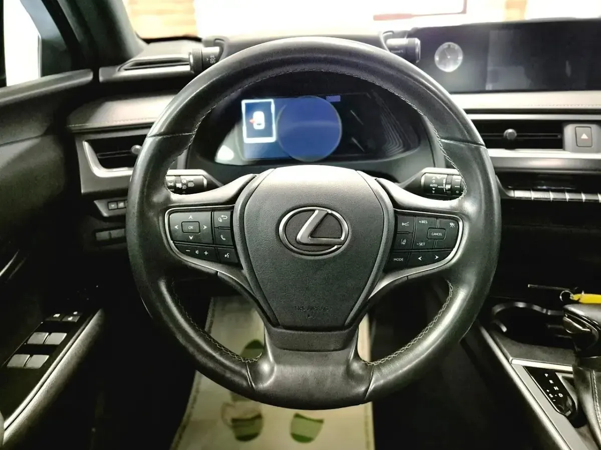 Usata Lexus UX Business Edition 152 CV (111 kW) 2021 Grigio SUV