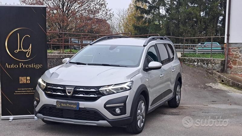 Usata Dacia Jogger Comfort 101 CV (74 kW) 2022 Grigio Monovolume