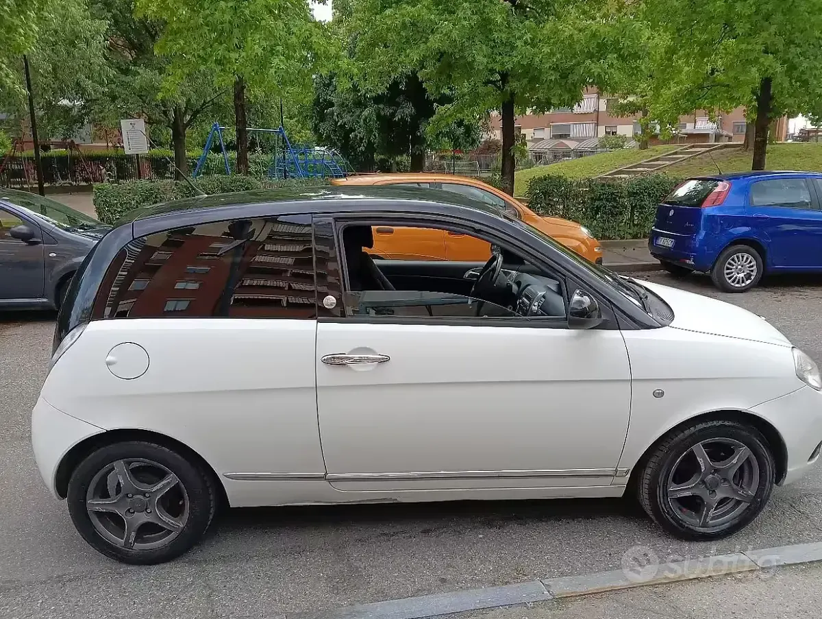 Usata Lancia Ypsilon 77 CV (56 kW) 2009 Bianco Utilitaria