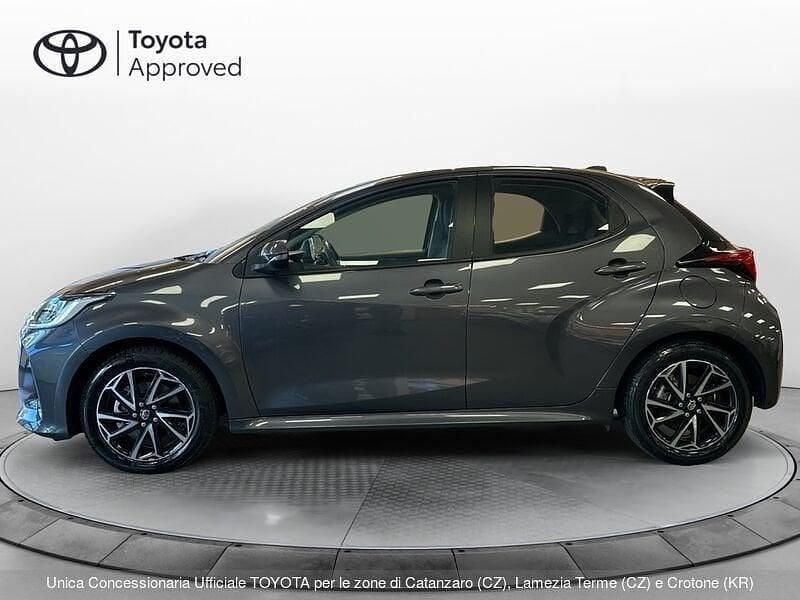 Usata Toyota Yaris Hybrid Trend 115 CV (84 kW) 2022 Grigio Utilitaria