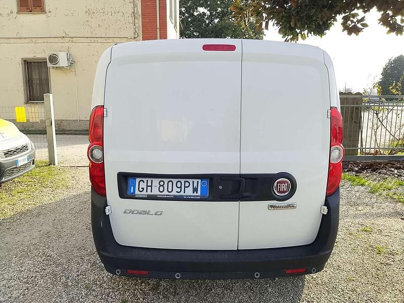 Usata Fiat Doblò Business 105 CV (77 kW) 2021 Bianco Monovolume
