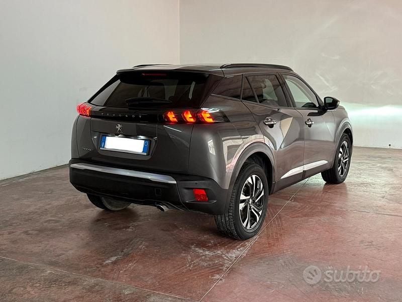 Usata Peugeot 2008 Allure 110 CV (80 kW) 2021 Grigio SUV