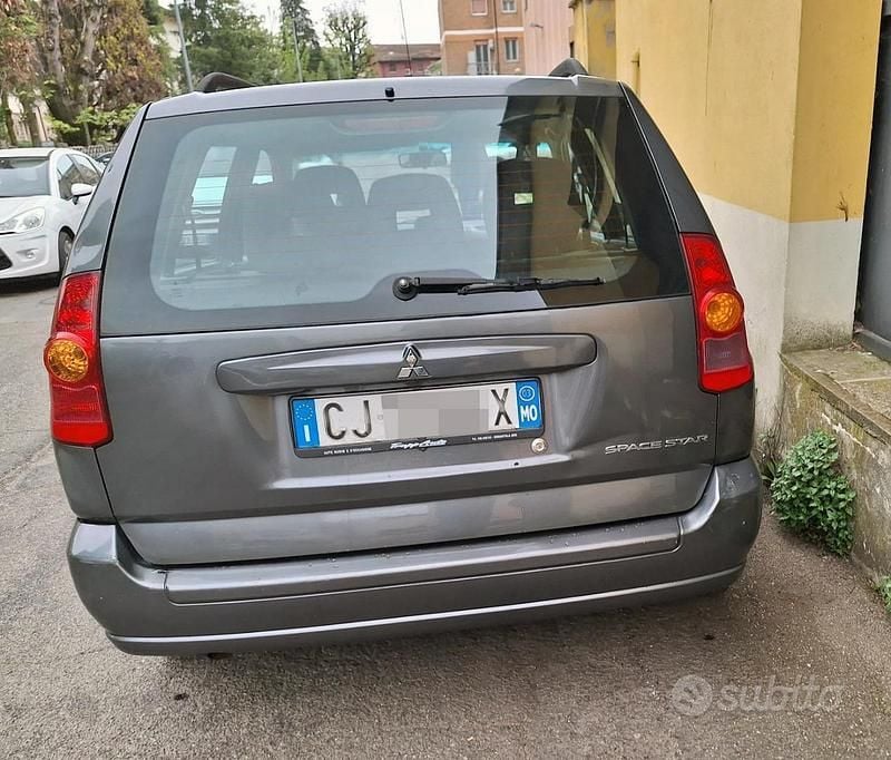 Usata Mitsubishi Space Star 2003 Grigio Monovolume