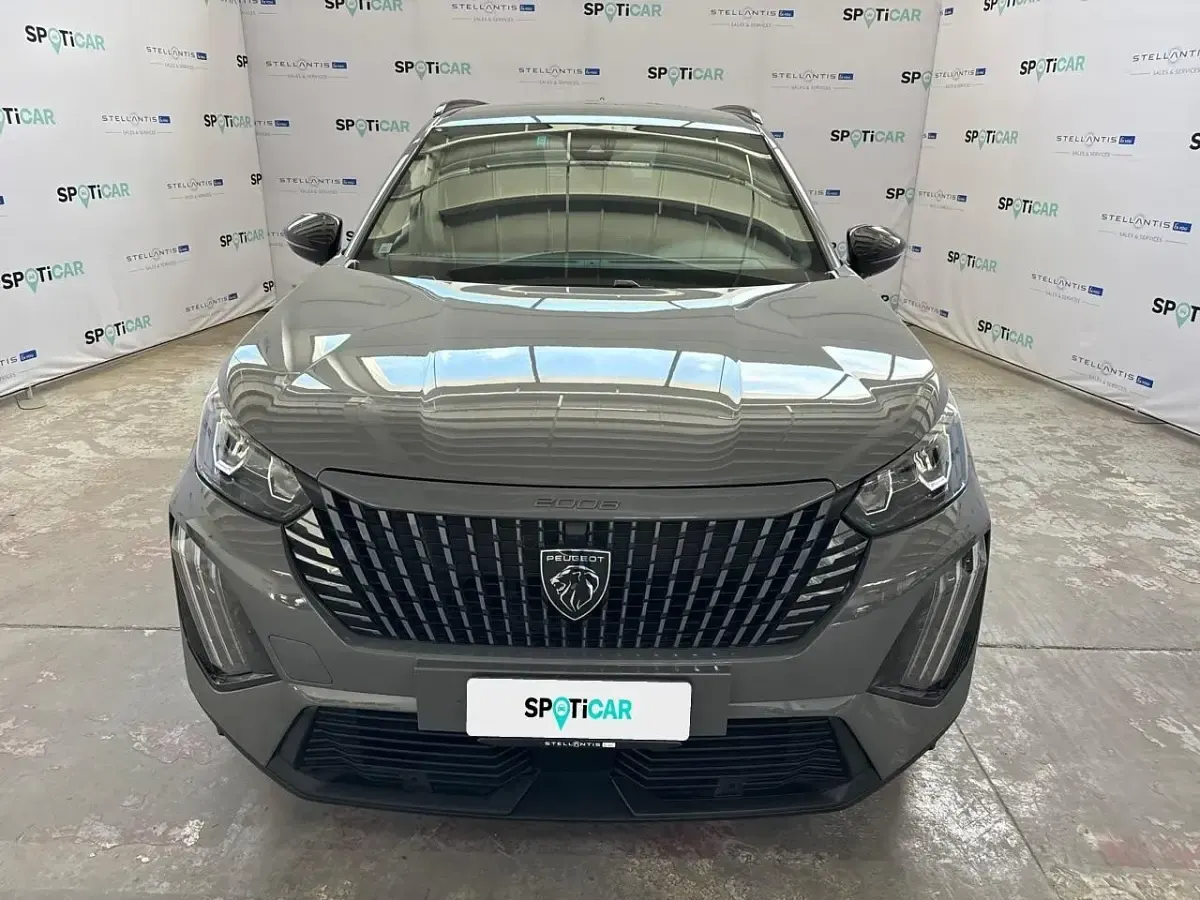 Usata Peugeot 2008 Allure 102 CV (75 kW) 2024 Grigio SUV