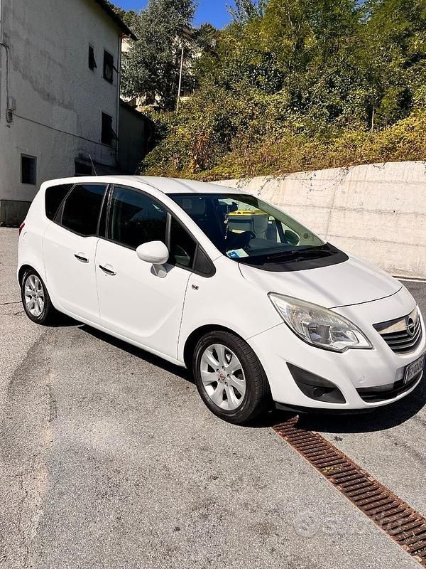 Usata Opel Meriva 95 CV (69 kW) 2012 Bianco Monovolume