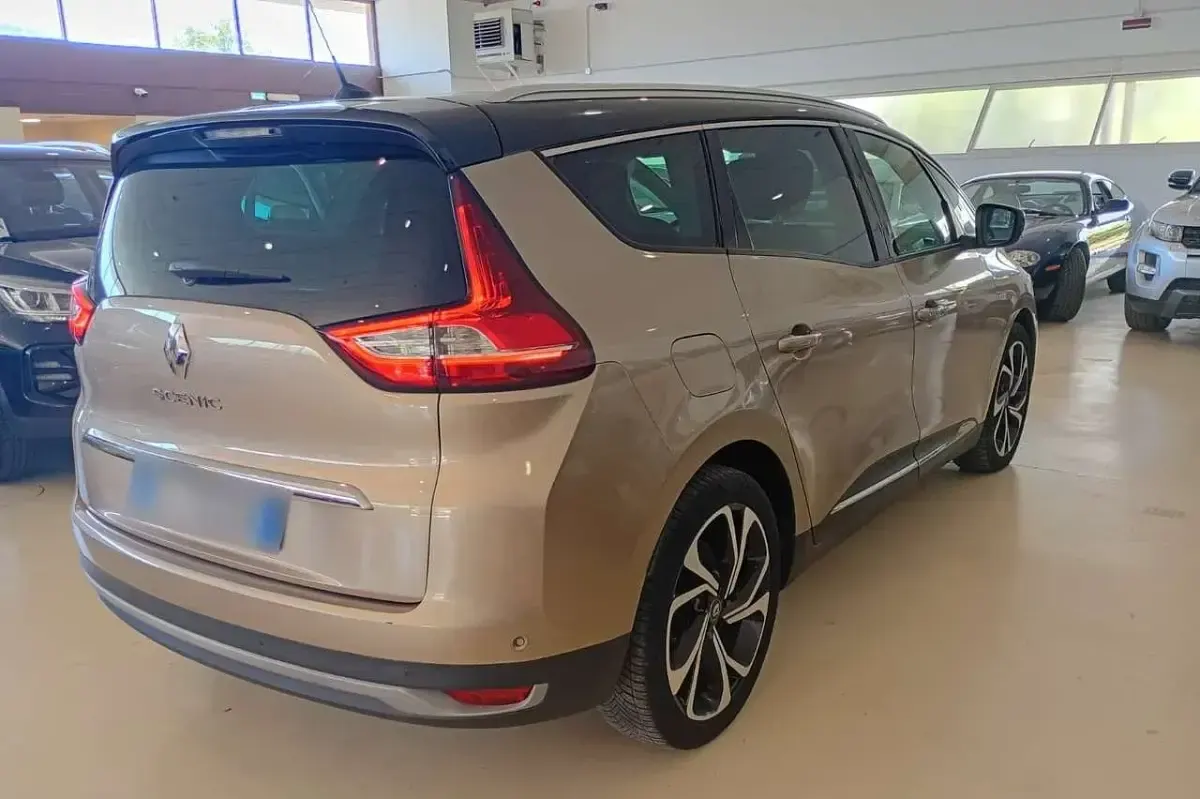 Usata Renault Grand Scénic IV Bose Edition 160 CV (117 kW) 2017 Bronzo Monovolume