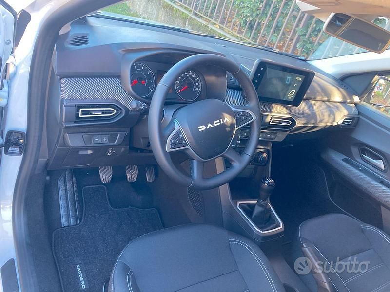 Usata Dacia Sandero 101 CV (74 kW) 2024 Bianco Utilitaria