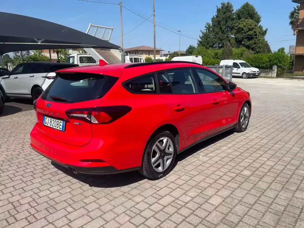 Usata Ford Focus Business Edition 125 CV (91 kW) 2022 Rosso Station wagon