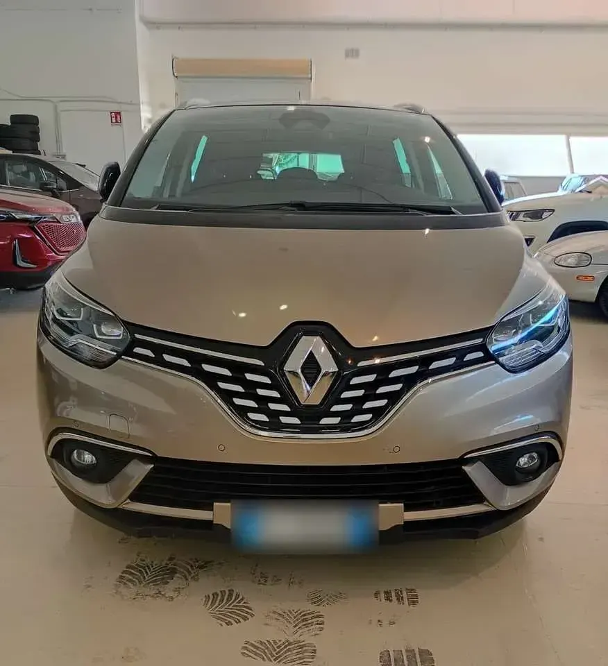 Usata Renault Grand Scénic IV Bose Edition 160 CV (117 kW) 2017 Bronzo Monovolume