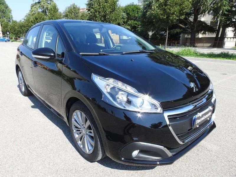 Nero Usata 2018 Peugeot 208 Active Due volumi | 9900 € (Buon prezzo) - Immagine 1/4
