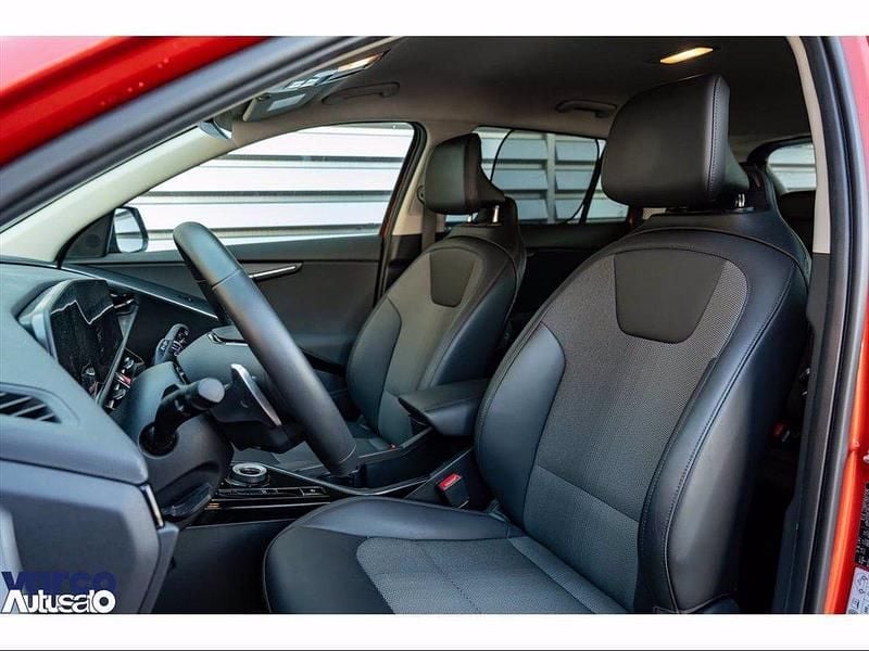 Usata Kia Niro Premium 129 CV (94 kW) 2023 Arancione SUV