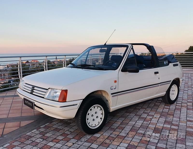 Usata Peugeot 205 54 CV (39 kW) 1989 Bianco Cabrio
